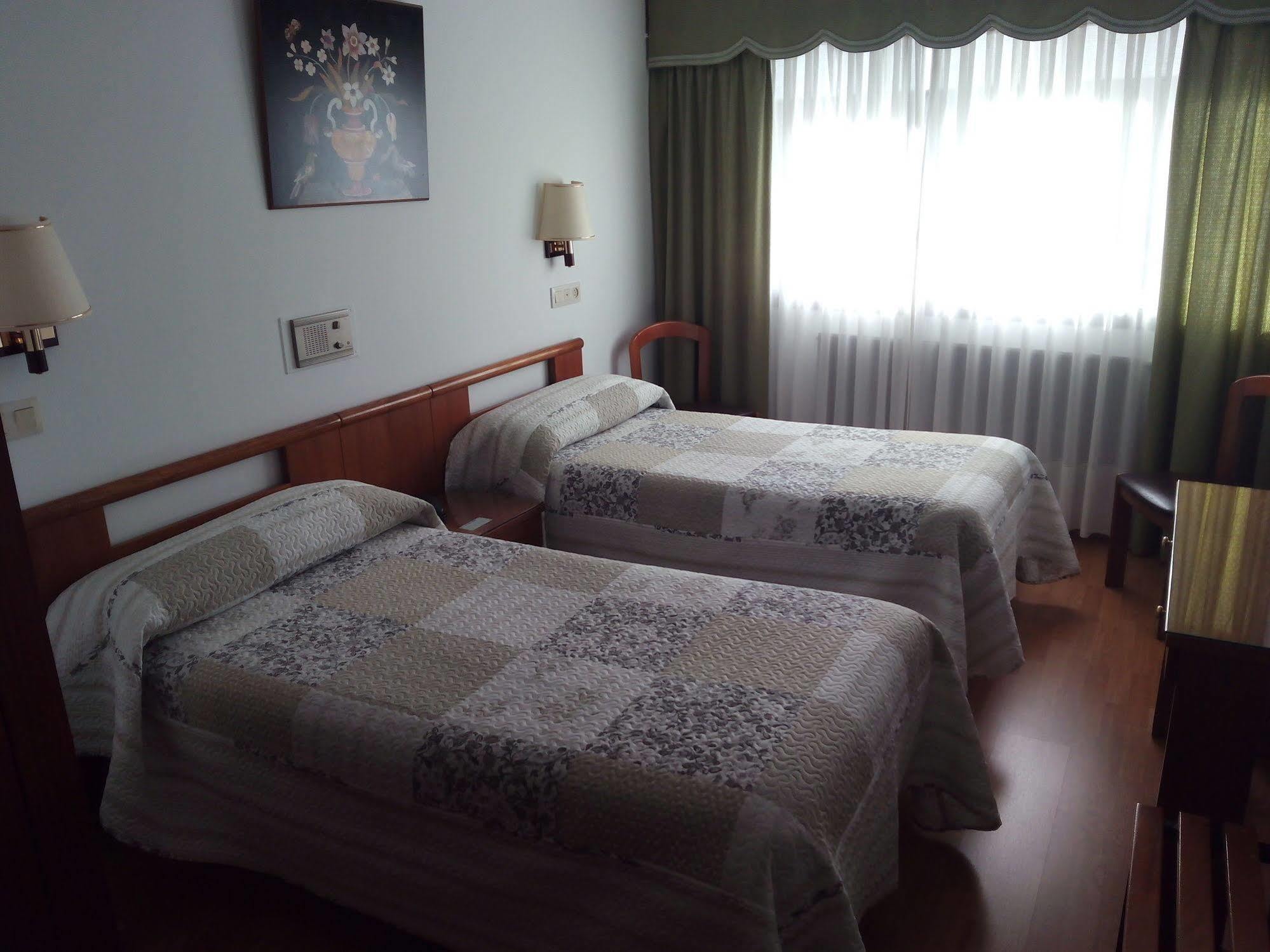 Hostal Palas A Coruña Buitenkant foto
